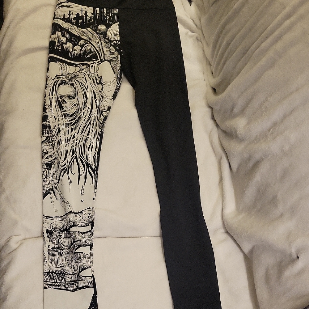 Killstar Black and White Graphic Women Leggings Size S.